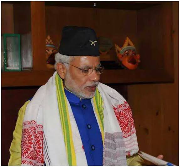 Narendra Modi in Nepali Topi