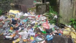 Street Garbage in Darjeeling