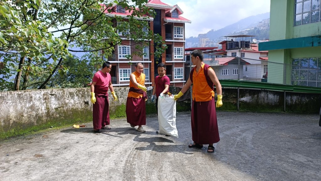 The Himalayan Cleanup